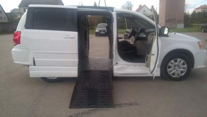 Dodge Grand Caravan 3.6 przystosowany do przewozu osoby niepełnosprawnej na wózku
