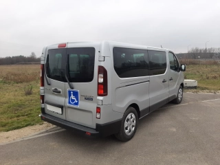 RENAULT TRAFIC 9-osobowy, 2023 rok przewóz osób niepełnosprawnych, 2.0 150 koni Salon PL gwarancja 