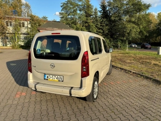 OPEL COMBO LIFE do przewozu niepełnosprawnych na wózku / wózku elektrycznym