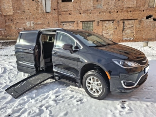 Chrysler Pacifica 2020 BraunAbility dotacja PFRON full opcja przewóz osób niepełnosprawnych