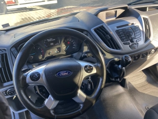 Ford Transit 2018, 9-osobowy (rampa najazdowa)