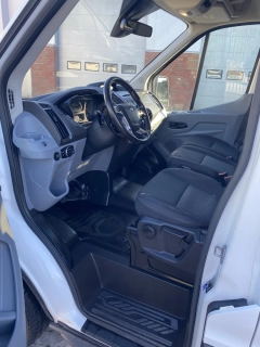 Ford Transit 2018, 9-osobowy (rampa najazdowa)