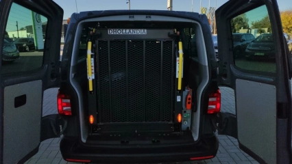 Volkswagen Transporter Samochód do przewozu osób niepełnosprawnychWINDA