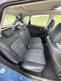 Kia Venga przystosowana do jazdy dla osób niepełnosprawnych, Automat, ręczny gaz, benzyna + gaz 1.6 WARTO!