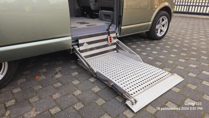 Volkswagen VW T5 Winda dla niepełnosprawnych - Przewóz osoby na wózku - Auto dla inwalidy - Samochód dla niepełnosprawnych - Poznań