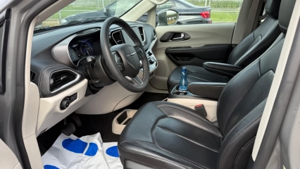 Chrysler Pacyfica 3.6 do przewozu osoby niepełnosprawnej na wózku
