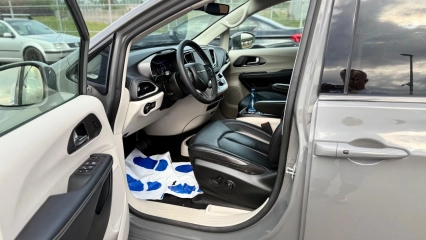 Chrysler Pacyfica 3.6 do przewozu osoby niepełnosprawnej na wózku