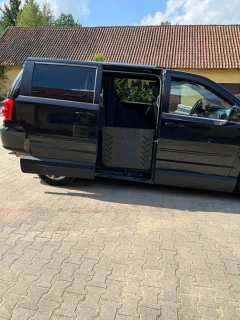 Dodge Grand Caravan przystosowany do przewozu osób niepełnosprawych