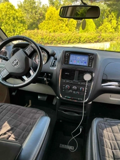 Dodge Grand Caravan przystosowany do przewozu osób niepełnosprawych