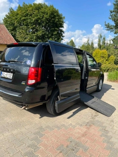 Dodge Grand Caravan przystosowany do przewozu osób niepełnosprawych