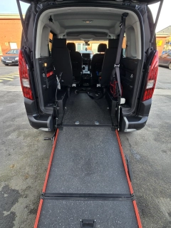 Peugeot   Rok produkcji 2024 / ODSTĄPIE LEASING - ODSTĘPNE w wysokości 30000,00 zł brutto (Faktura Vat) .-POZOSTAŁO DO SPŁATY NETTO 76298,97MZŁ 