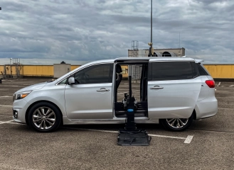 KIA CArnival/ najbogatsza wersja LIMITED/ automat/ winda dla niepełnosprawnych/ szyberdach