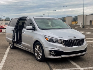 KIA CArnival/ najbogatsza wersja LIMITED/ automat/ winda dla niepełnosprawnych/ szyberdach
