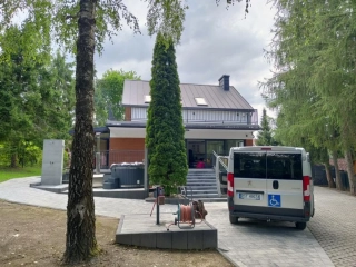 Przewóz osób, wypożyczalnia aut.